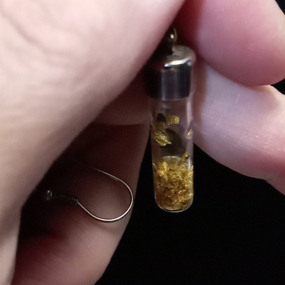 Gold Flaked Earrings- (Please read description) - Picture 8 of 9